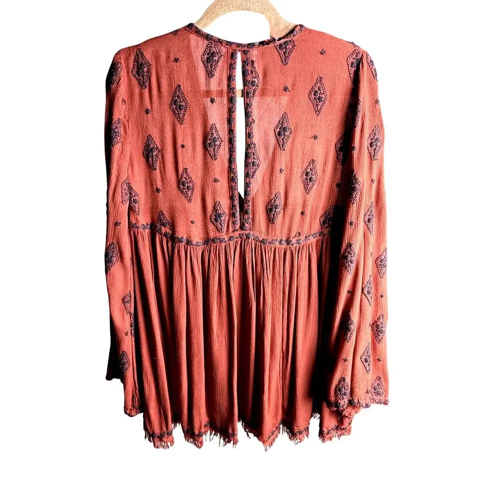 Free People Peasant style embroidered blouse oversize sz XS